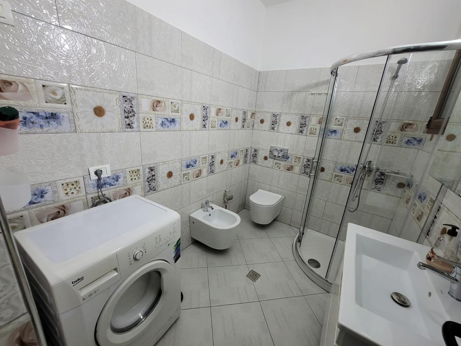 Private Room On A Shared Apartament Near Durres Beach Exterior photo
